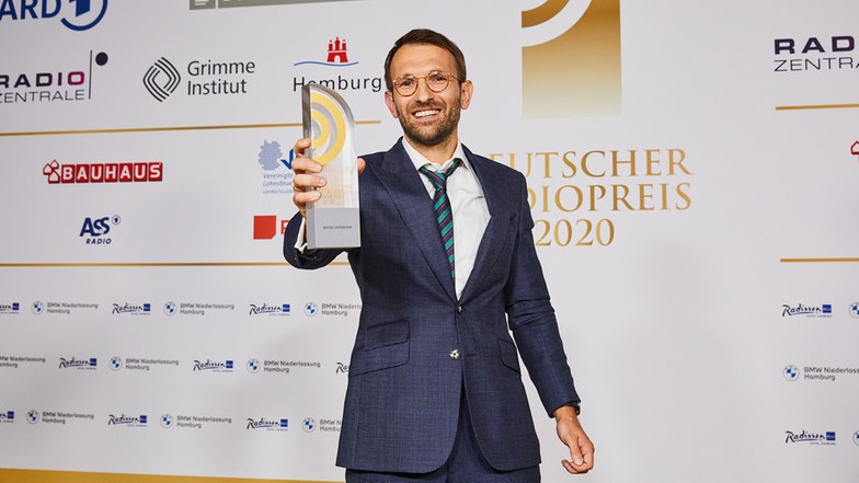 Gewinner in der Kategorie "Bestes Interview": Philipp May vom Deutschlandradio Gewinner in der Kategorie "Bestes Interview": Philipp May vom Deutschlandradio © Deutscher Radiopreis / Morris Mac Matzen Foto: Morris Mac Matzen