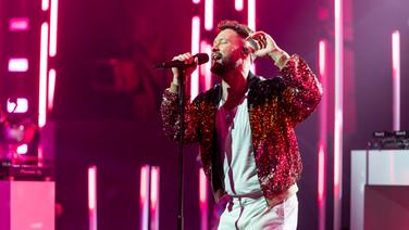 Calum Scott auf der Bühne des Deutschen Radiopreises 2023 © Deutscher Radiopreis / Benjamin Hüllenkremer Foto: Benjamin Hüllenkremer