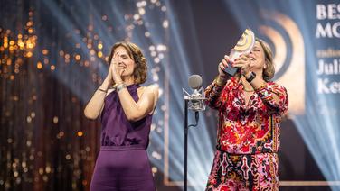 Kerstin Hermes und Julia Menger von radioeins vom rbb © Deutscher Radiopreis / Benjamin Hüllenkremer Foto: Benjamin Hüllenkremer